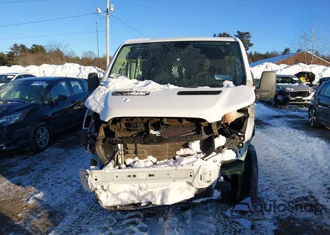 2018 Ford Transit-250 z USA, uszkodzony, nr VIN 1FTYR1YM2JKB32706